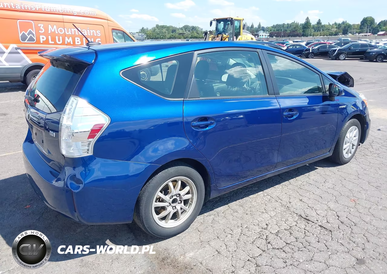 2014 Toyota Prius V Three VIN:JTDZN3EU1EJ002735 - 4