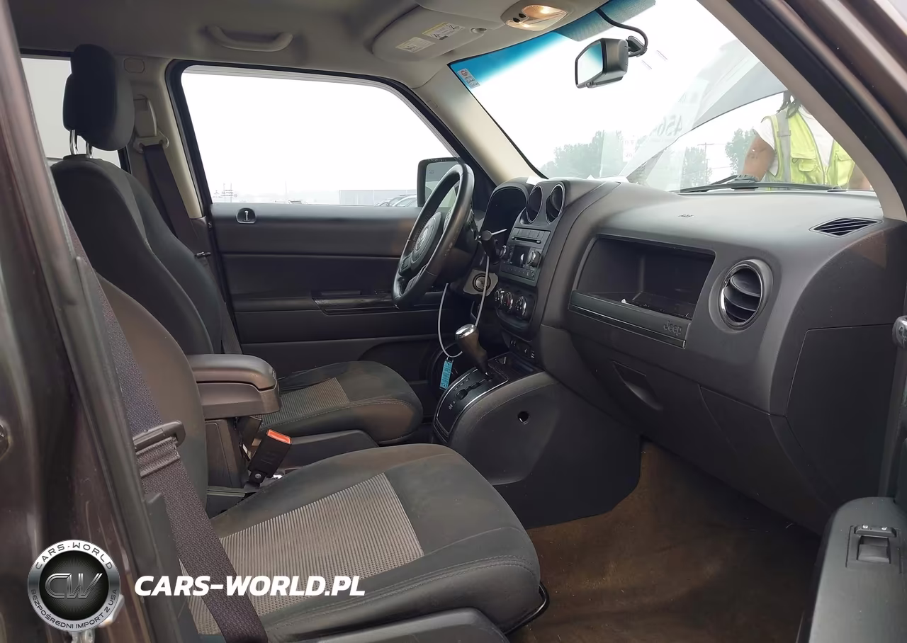 2016 Jeep Patriot Latitude VIN:1C4NJRFB0GD685717 - 5