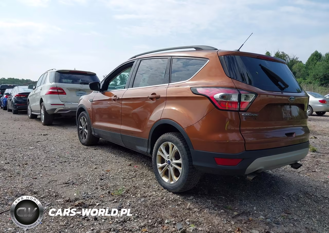 2017 Ford Escape Se VIN:1FMCU9GD5HUD37021 - 3