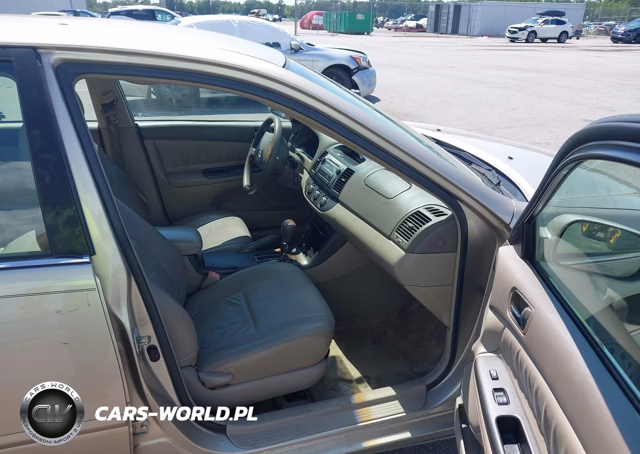 2005 Toyota Camry Le VIN:4T1BE32K25U607605 - 5