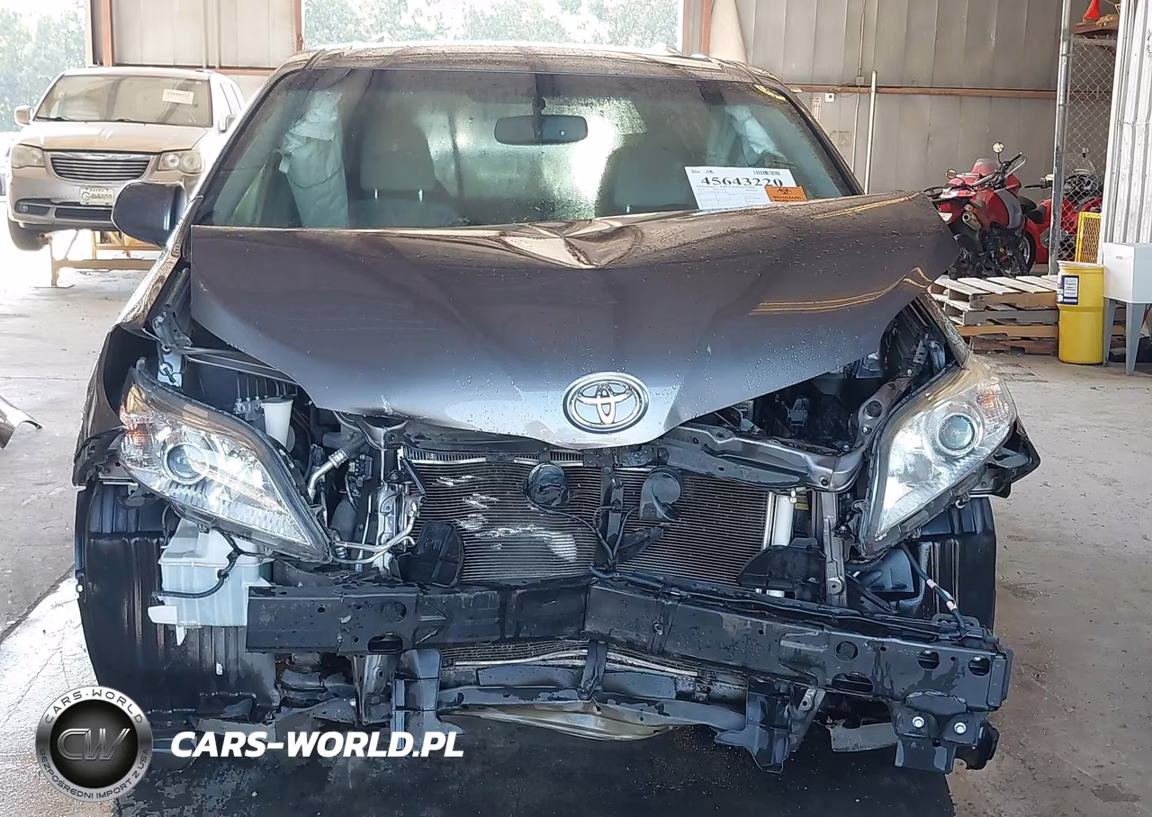 2016 Toyota Sienna Le 8 Passenger VIN:5TDKK3DC5GS720569 - 13
