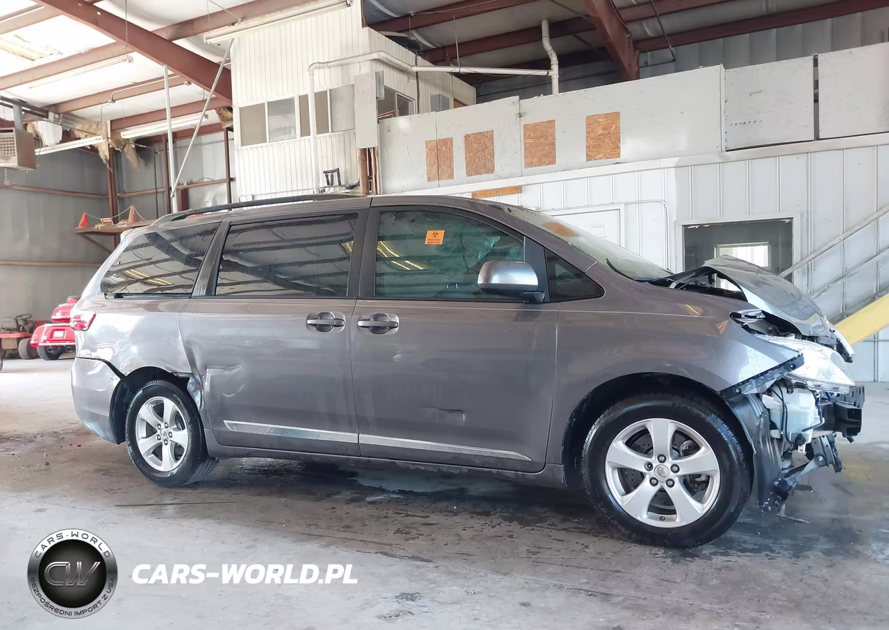 2016 Toyota Sienna Le 8 Passenger VIN:5TDKK3DC5GS720569 - 14