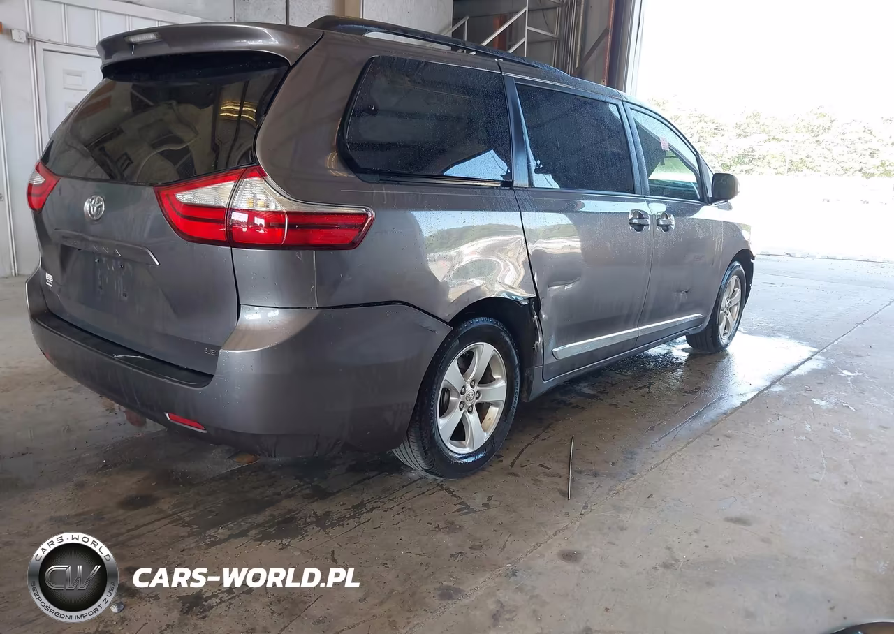 2016 Toyota Sienna Le 8 Passenger VIN:5TDKK3DC5GS720569 - 4