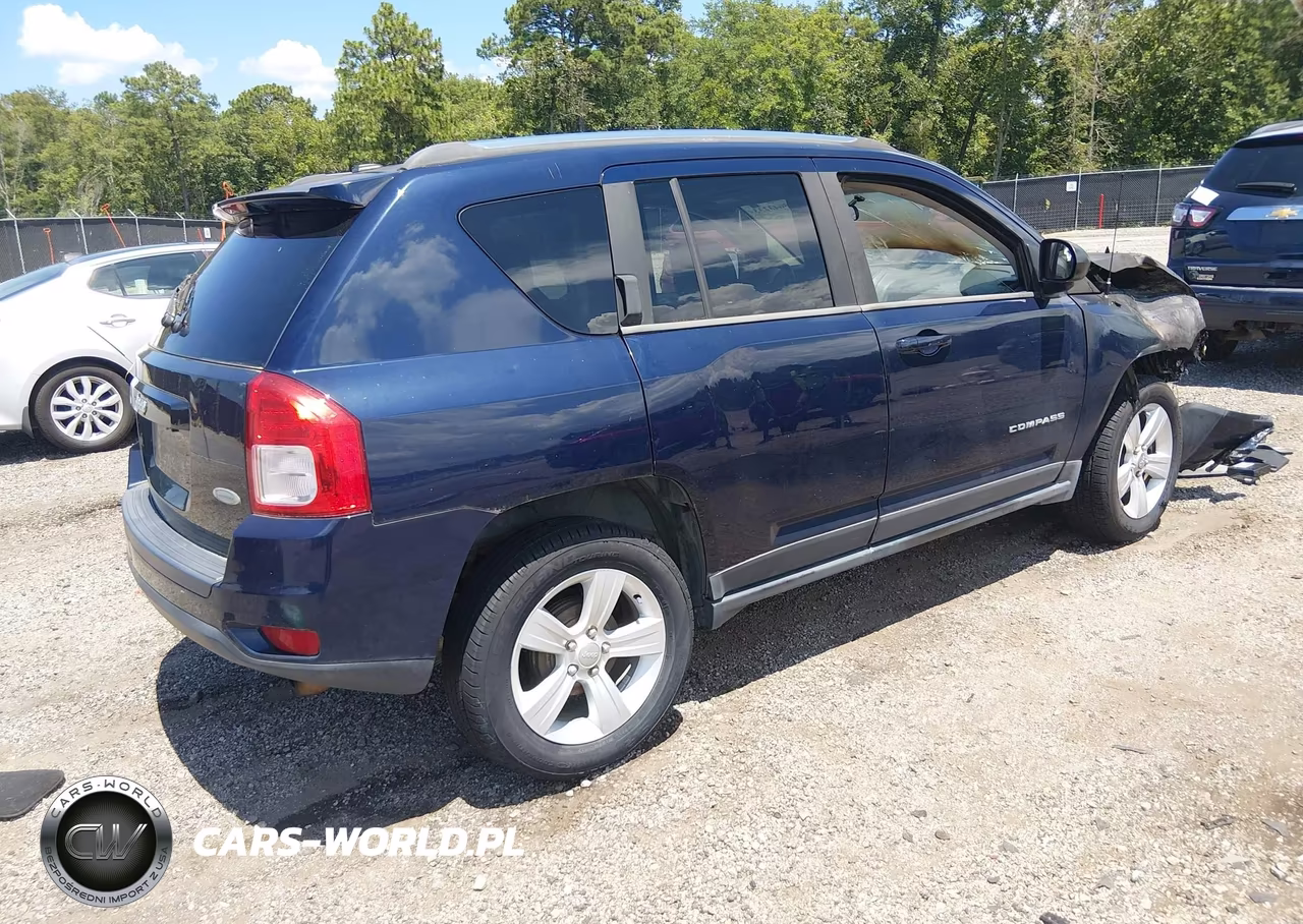 2013 Jeep Compass Latitude VIN:1C4NJCEA2DD276507 - 4
