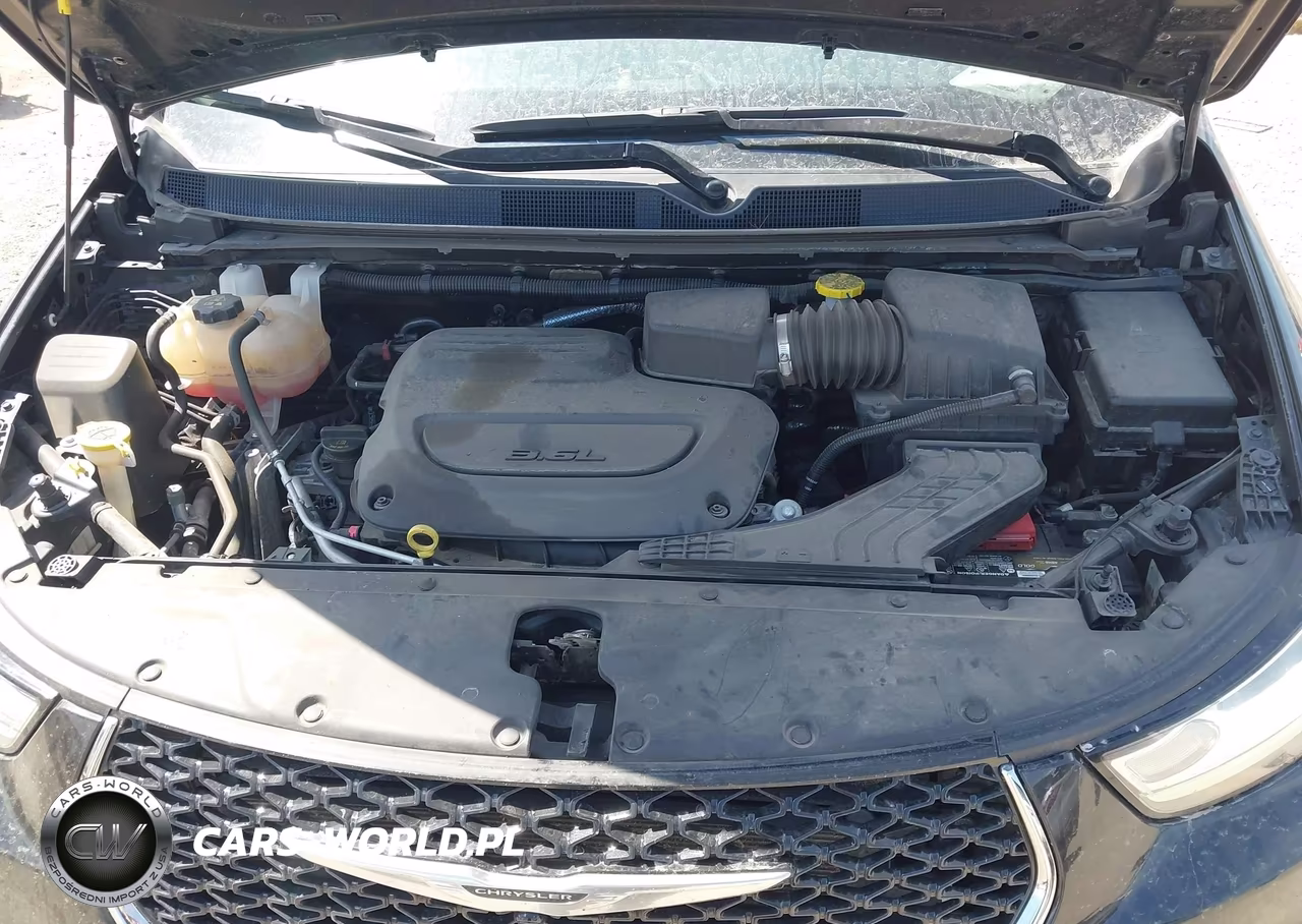 2023 Chrysler Pacifica Touring L VIN:2C4RC1BG7PR616258 - 10