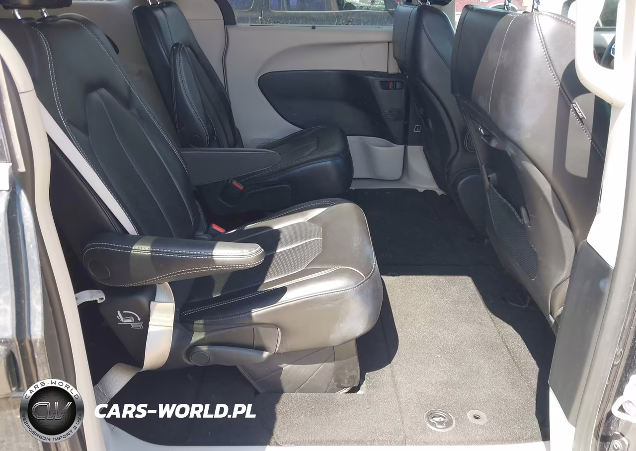 2023 Chrysler Pacifica Touring L VIN:2C4RC1BG7PR616258 - 8