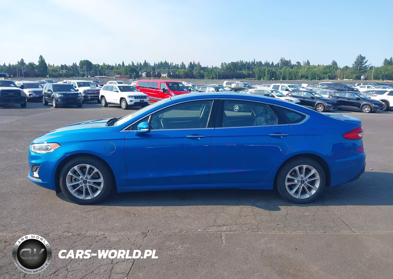 2020 Ford Fusion Plug-In Hybrid Titanium VIN:3FA6P0SU6LR199913 - 14