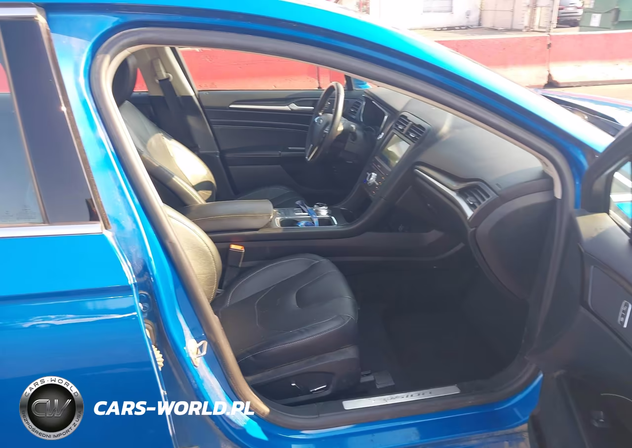 2020 Ford Fusion Plug-In Hybrid Titanium VIN:3FA6P0SU6LR199913 - 5
