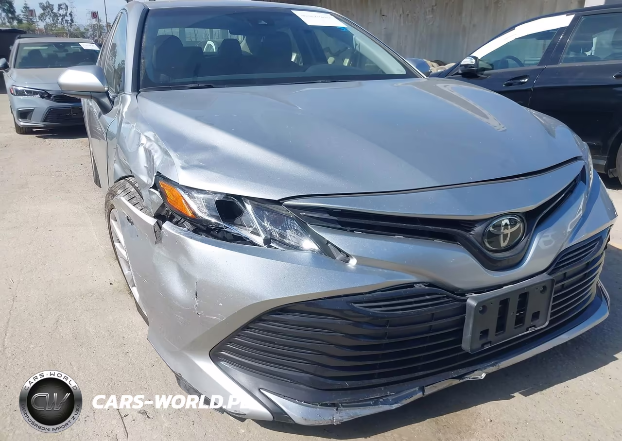 2018 Toyota Camry Le VIN:JTNB11HK3J3048508 - 14