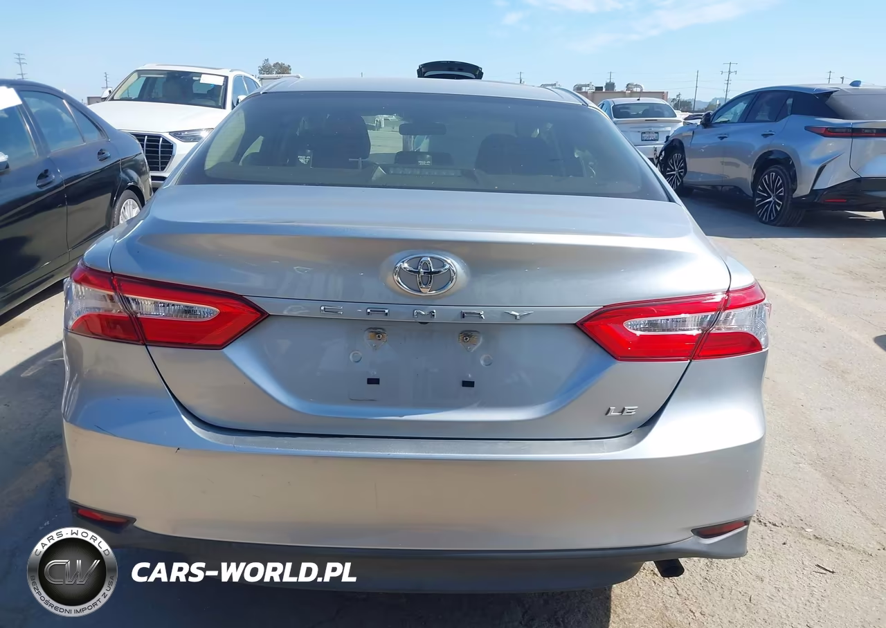 2018 Toyota Camry Le VIN:JTNB11HK3J3048508 - 20