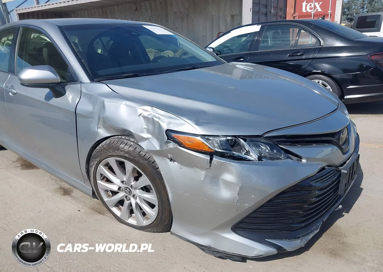 2018 Toyota Camry Le VIN:JTNB11HK3J3048508 - 6