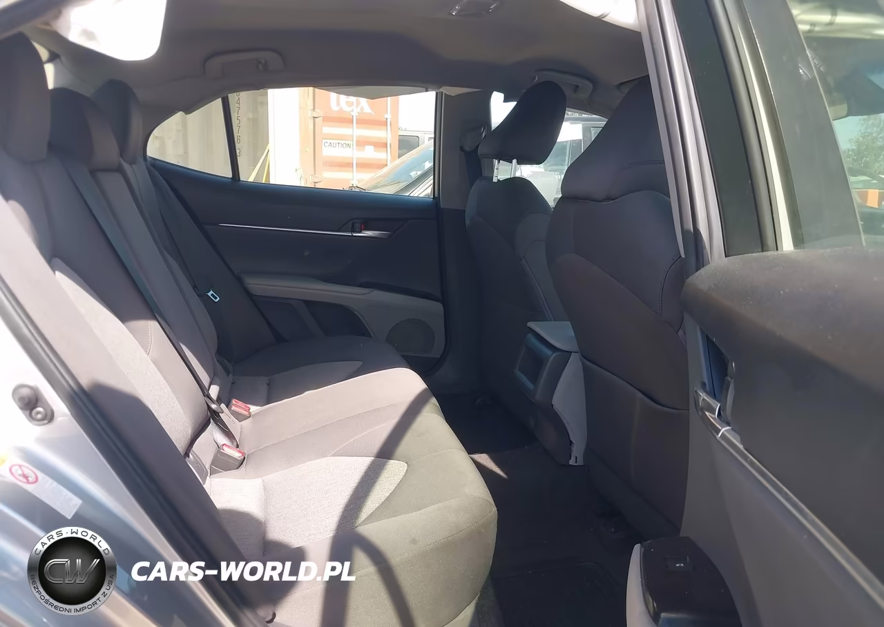 2018 Toyota Camry Le VIN:JTNB11HK3J3048508 - 8