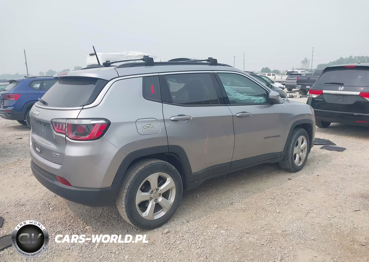2018 Jeep Compass Latitude Fwd VIN:3C4NJCBB7JT410849 - 4