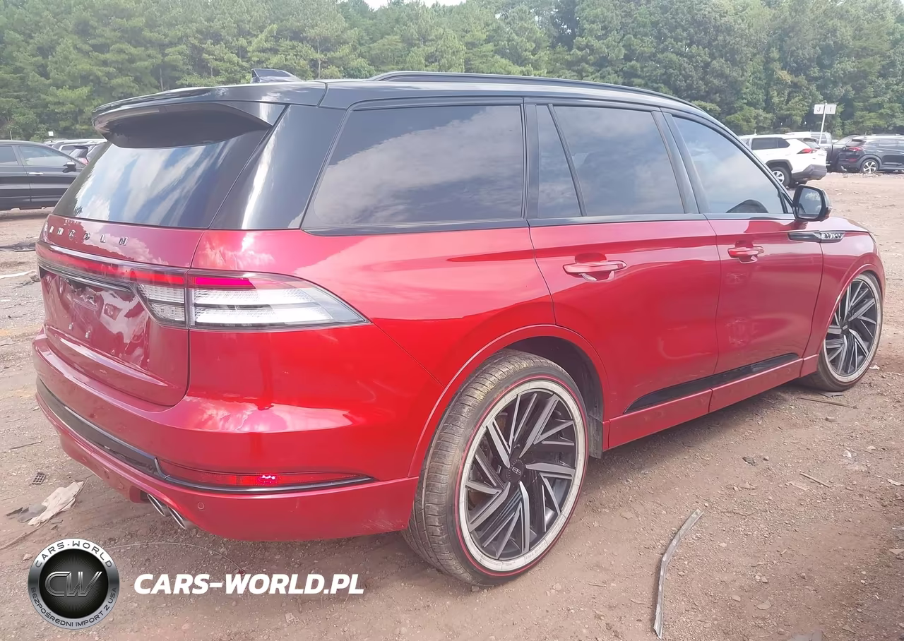 2025 Lincoln Aviator Black Label VIN:5LM5J9XC1SGL02164 - 4