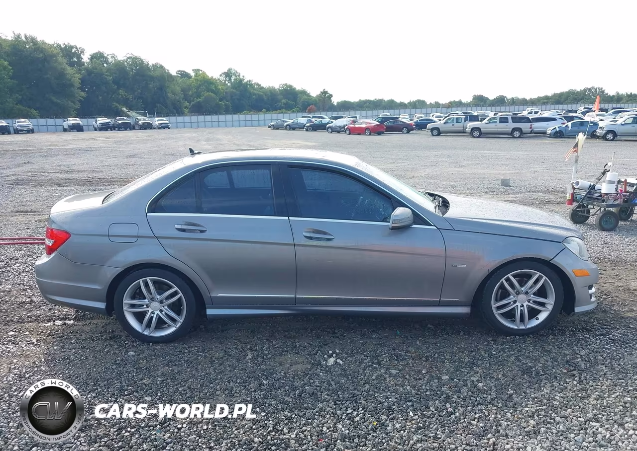 2012 Mercedes-Benz C 250 Sport VIN:WDDGF4HB1CR212115 - 13
