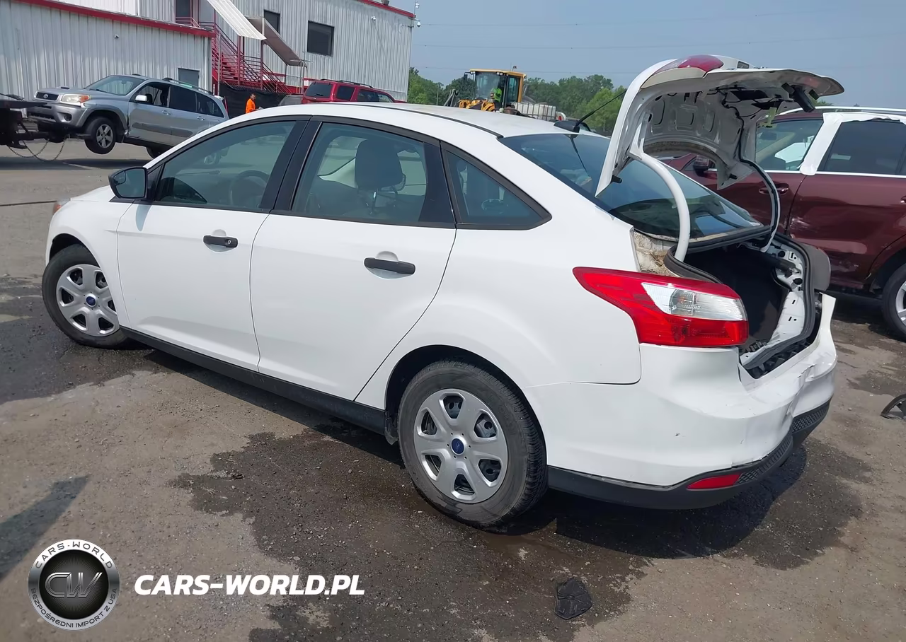 2013 Ford Focus S VIN:1FADP3E25DL142766 - 3