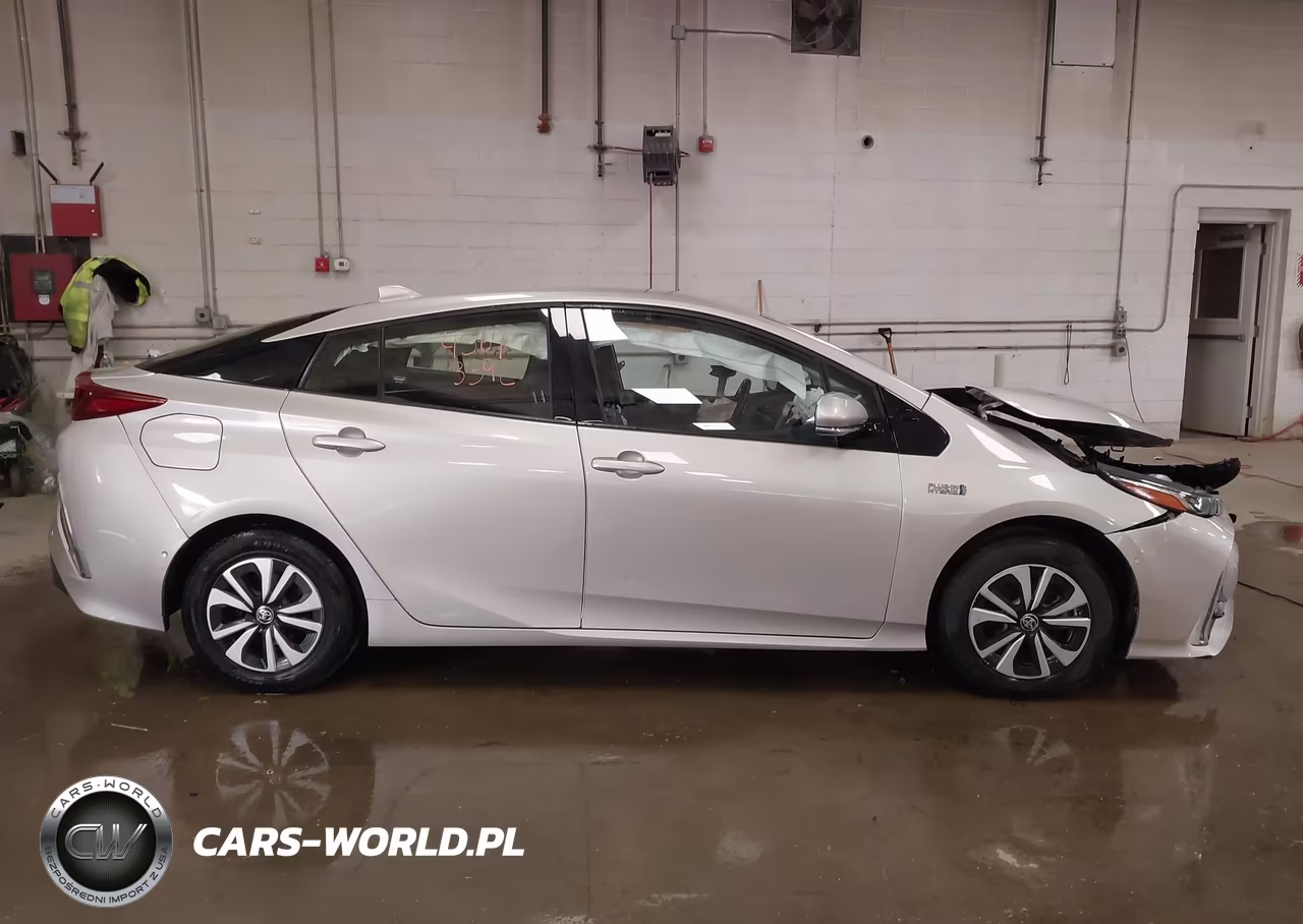 2017 Toyota Prius Prime Advanced VIN:JTDKARFP0H3060479 - 14