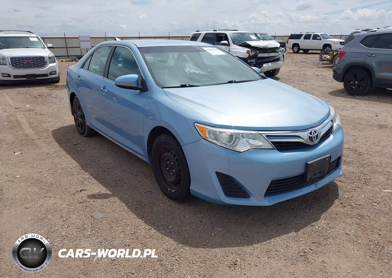 2013 Toyota Camry Le – zdjęcie 1 z 11