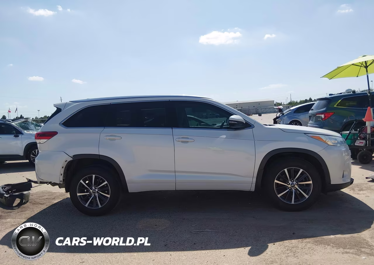 2018 Toyota Highlander Xle VIN:5TDKZRFH1JS534087 - 14