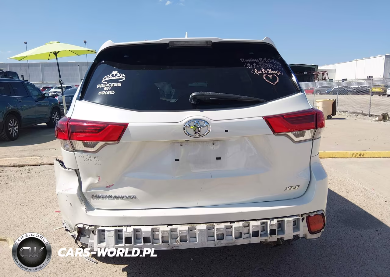 2018 Toyota Highlander Xle VIN:5TDKZRFH1JS534087 - 17