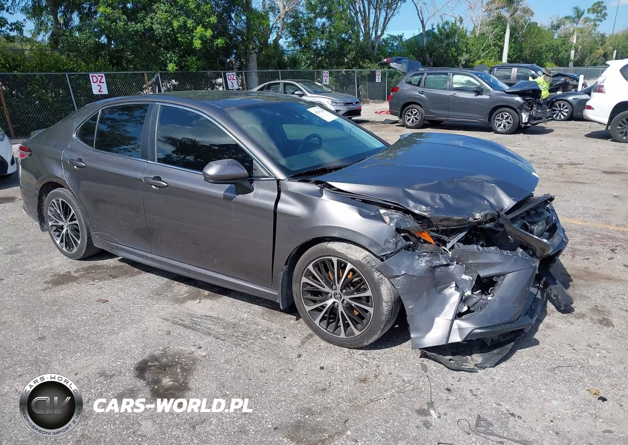 2020 Toyota Camry Se – zdjęcie 1 z 17