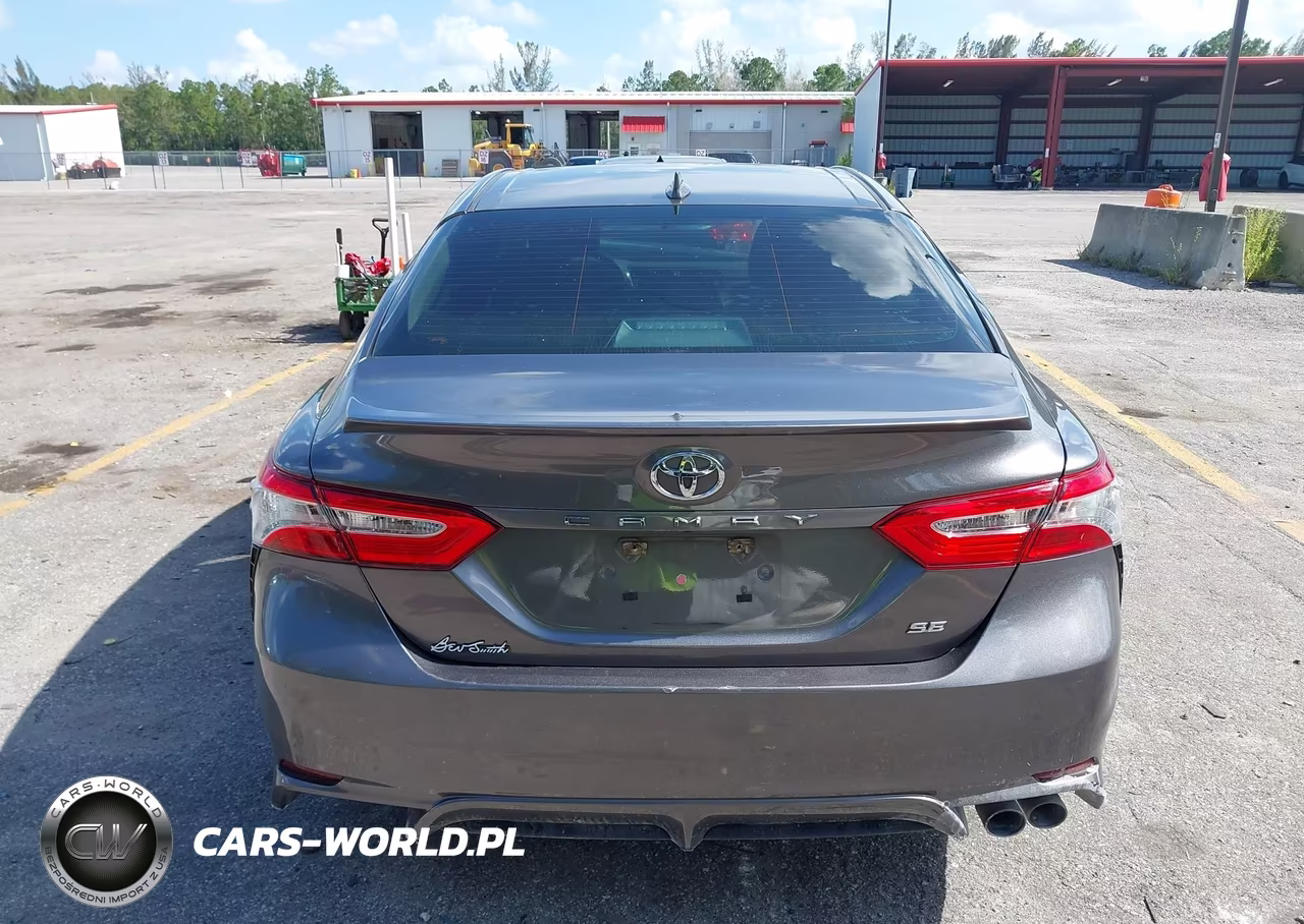 2020 Toyota Camry Se VIN:4T1G11AK2LU891824 - 17