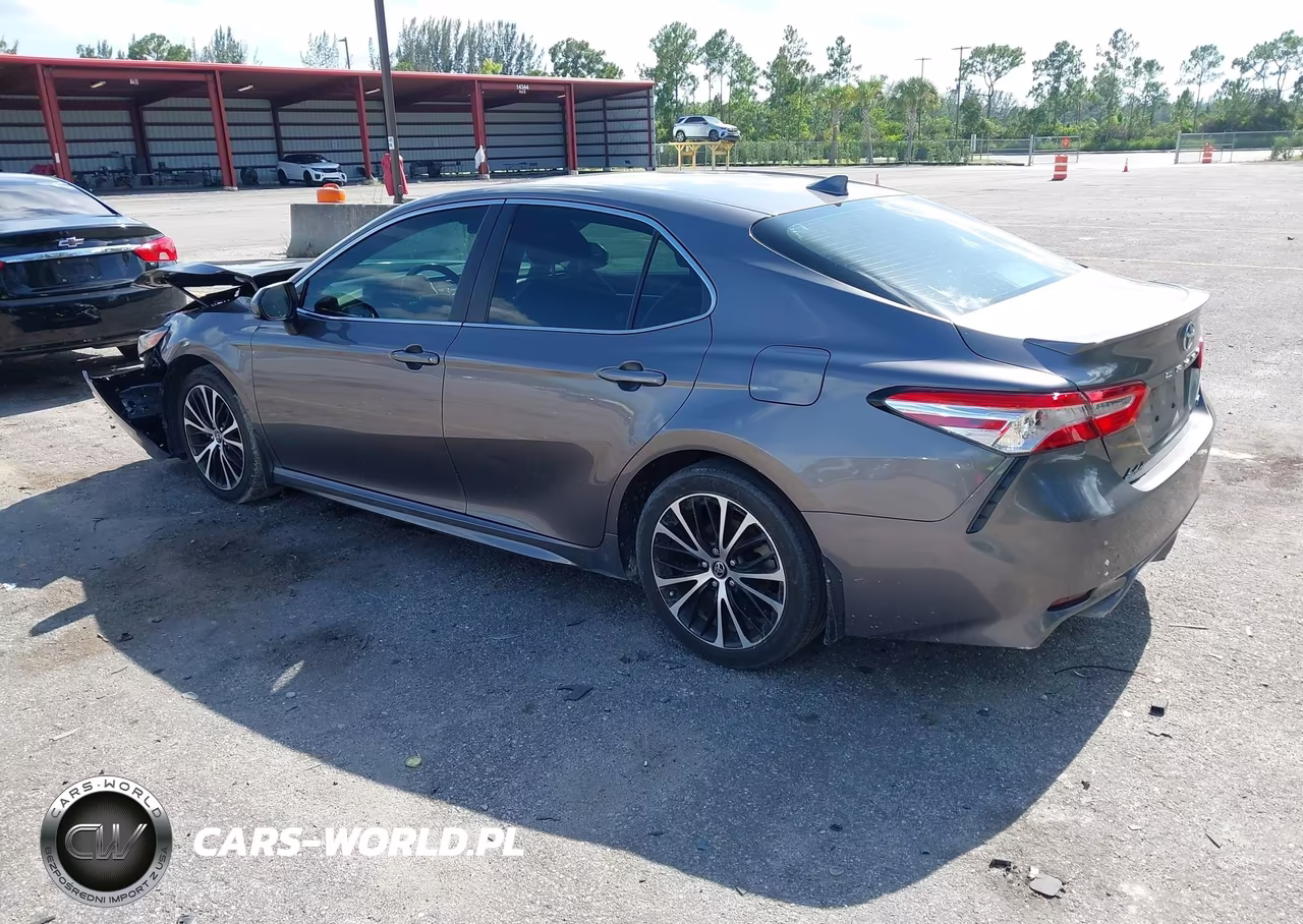 2020 Toyota Camry Se VIN:4T1G11AK2LU891824 - 3