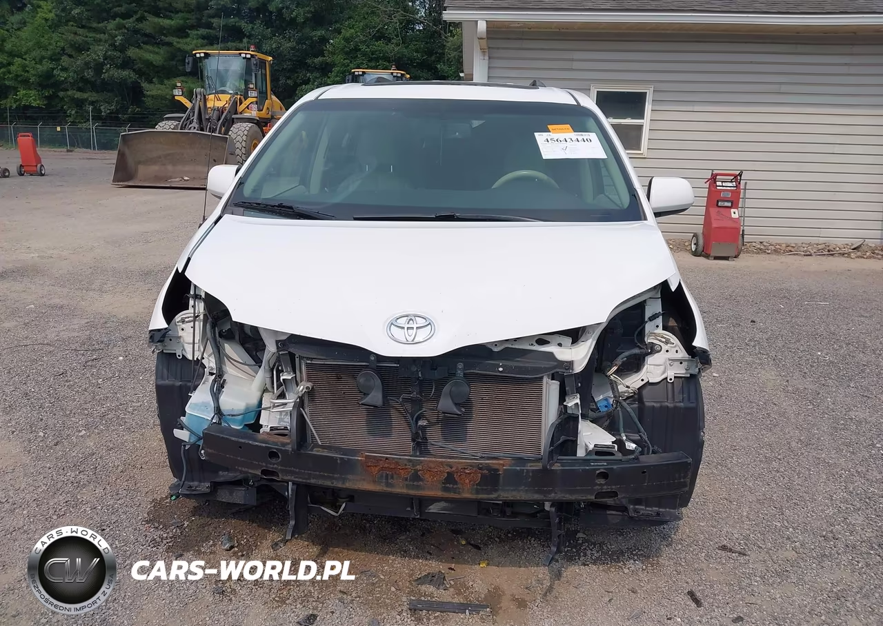 2013 Toyota Sienna Xle V6 8 Passenger VIN:5TDYK3DC2DS376284 - 13