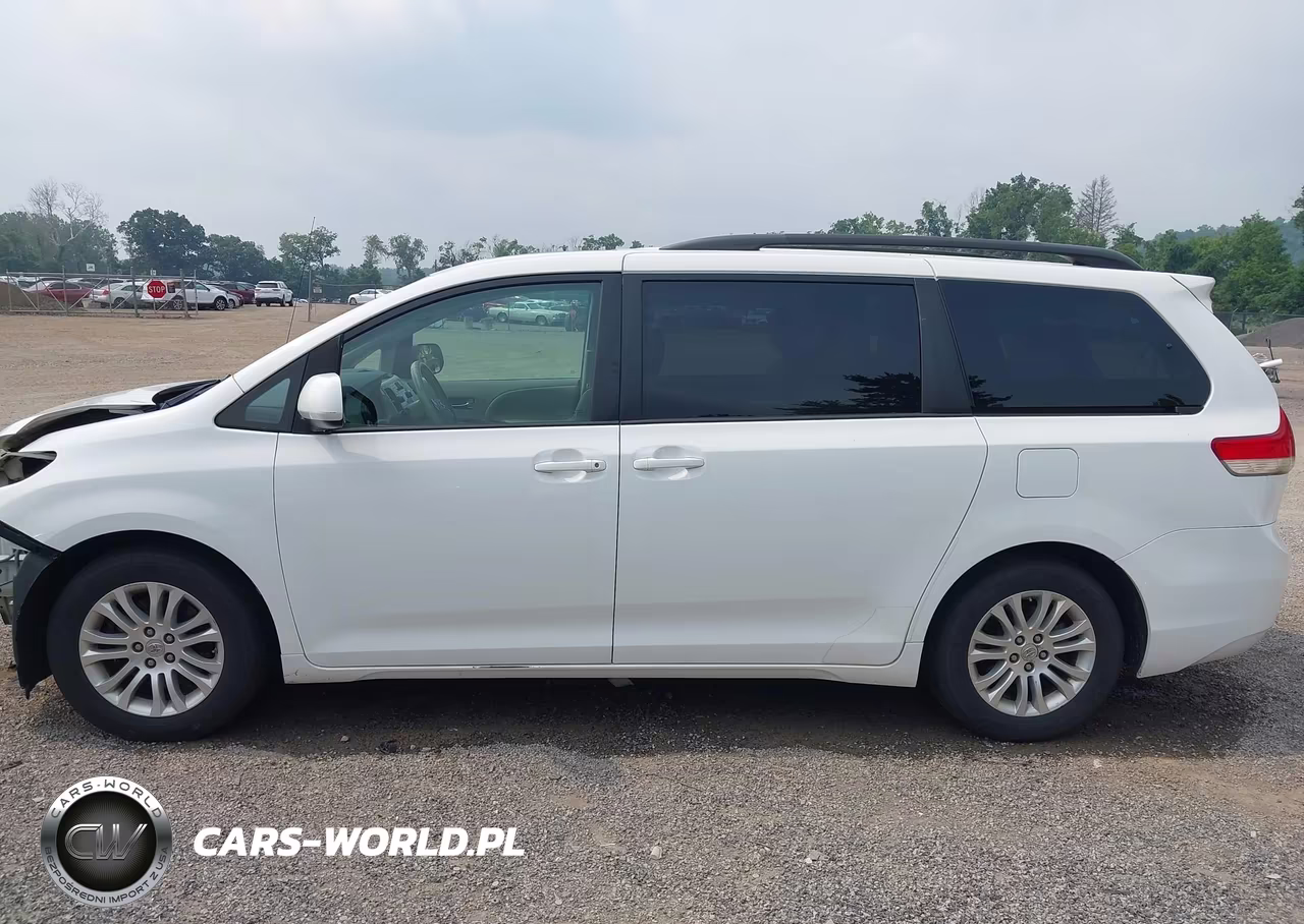 2013 Toyota Sienna Xle V6 8 Passenger VIN:5TDYK3DC2DS376284 - 15