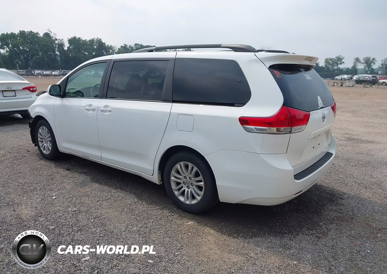 2013 Toyota Sienna Xle V6 8 Passenger VIN:5TDYK3DC2DS376284 - 3