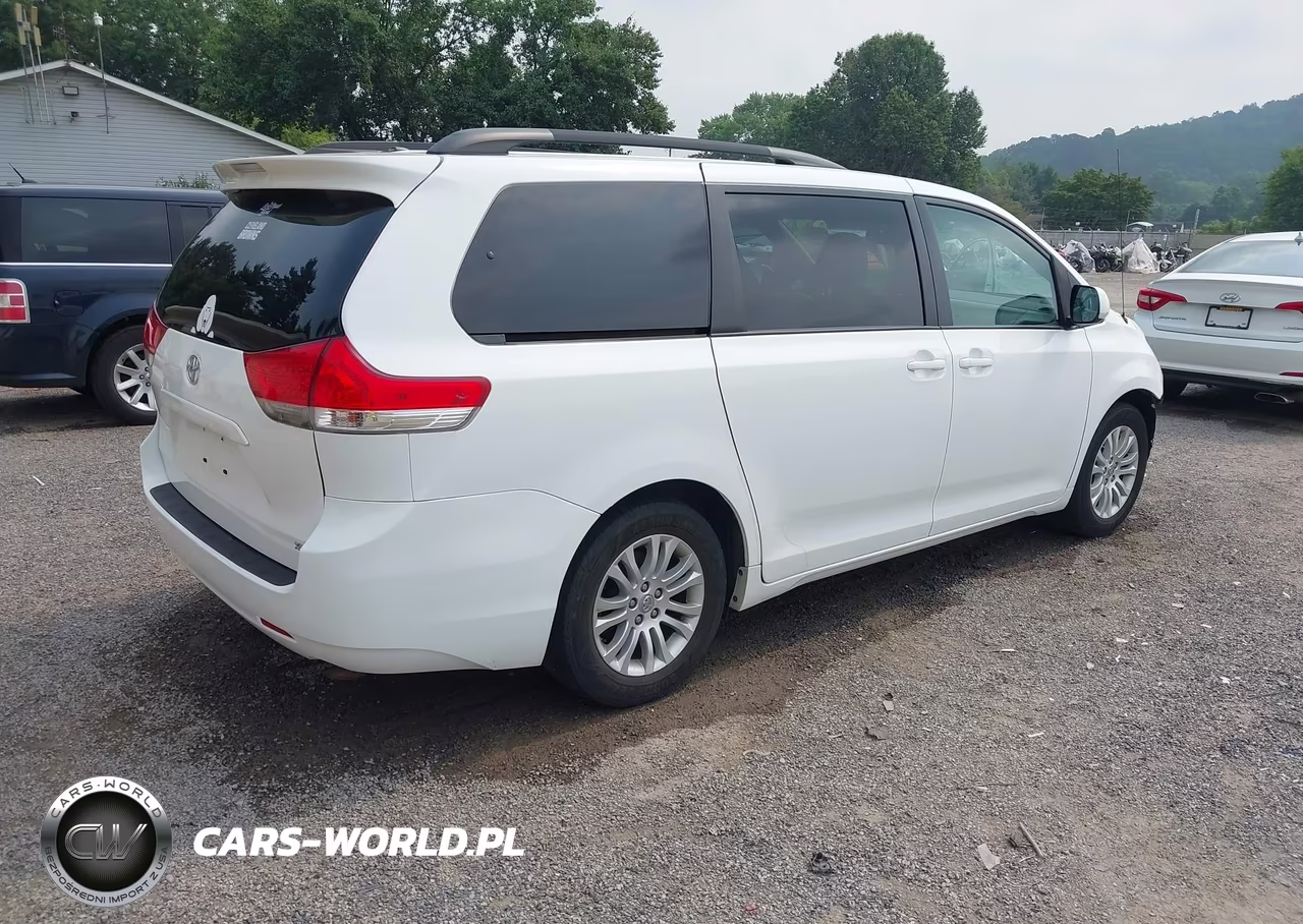 2013 Toyota Sienna Xle V6 8 Passenger VIN:5TDYK3DC2DS376284 - 4