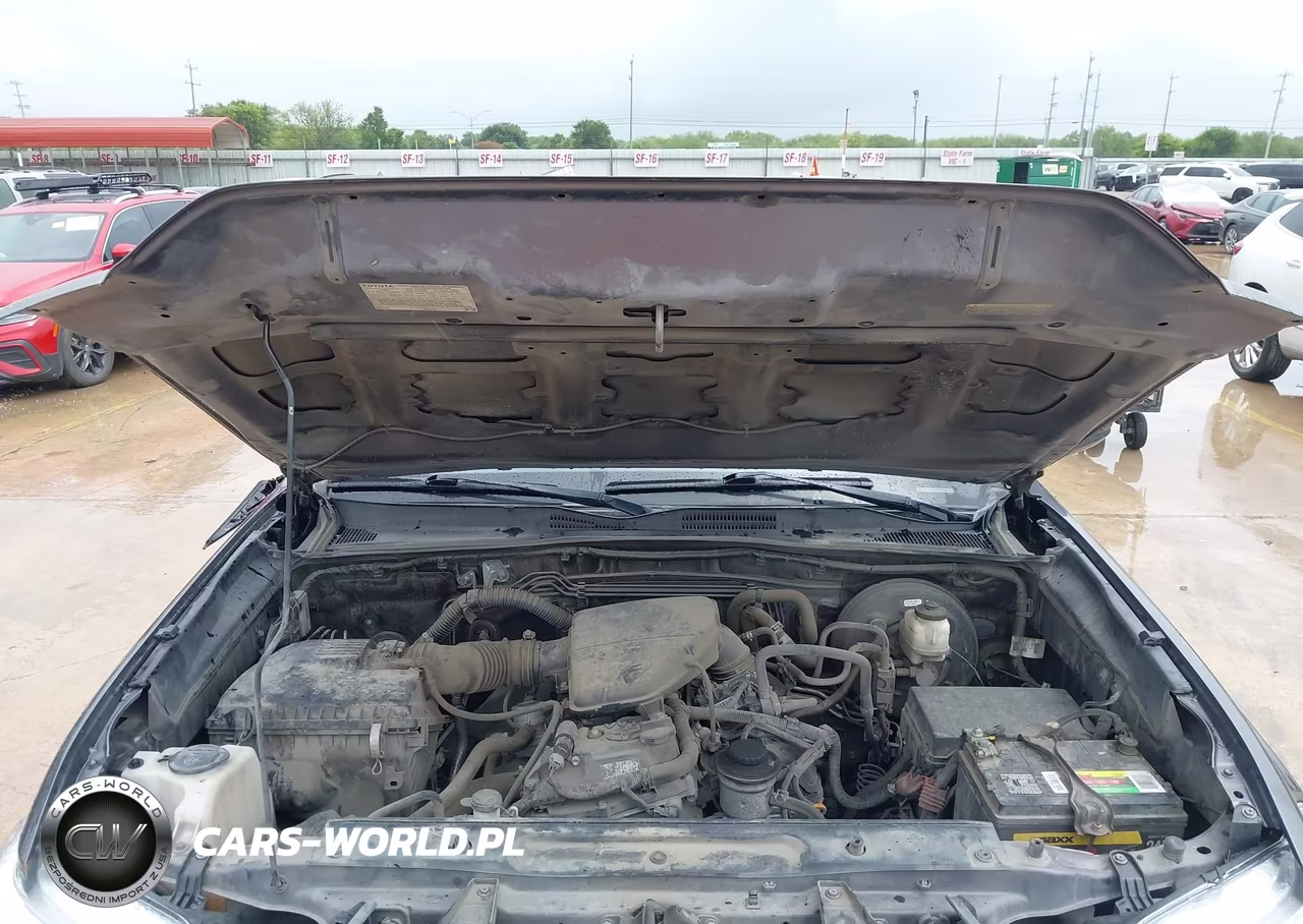 2017 Toyota Tacoma Sr VIN:5TFAX5GNXHX080733 - 10