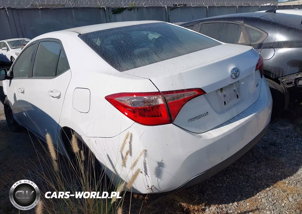 2017 Toyota Corolla Le VIN:2T1BURHE6HC943433 - 3