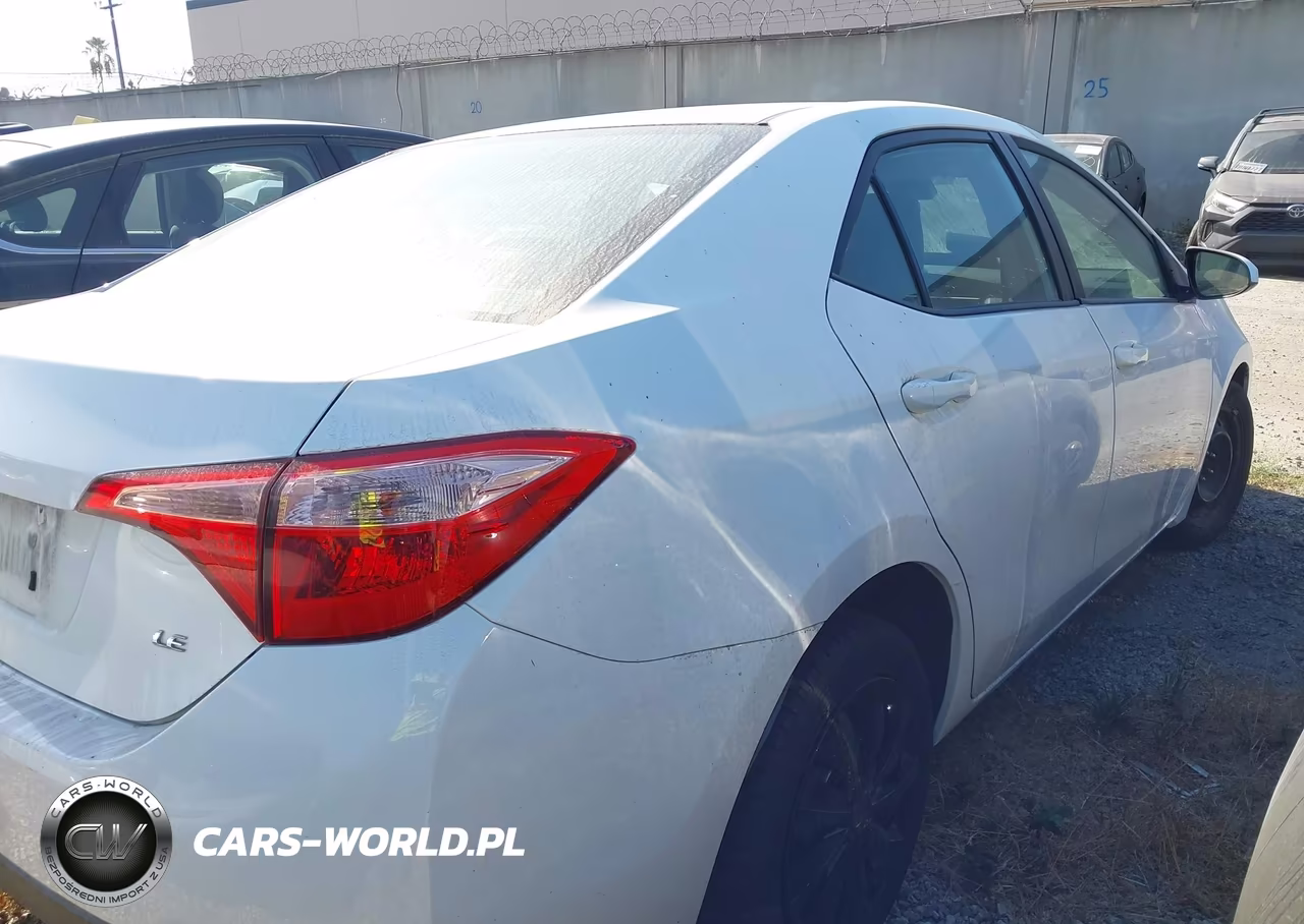 2017 Toyota Corolla Le VIN:2T1BURHE6HC943433 - 4