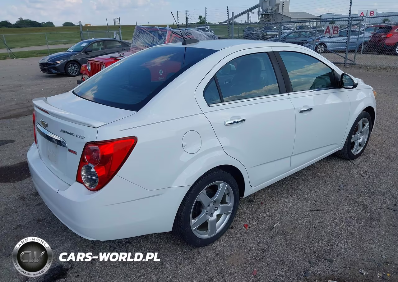 2015 Chevrolet Sonic Ltz Auto VIN:1G1JE5SBXF4140486 - 4