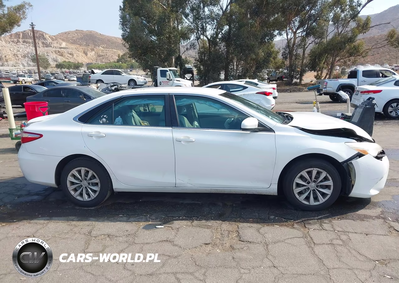 2015 Toyota Camry Le VIN:4T4BF1FK9FR508251 - 13