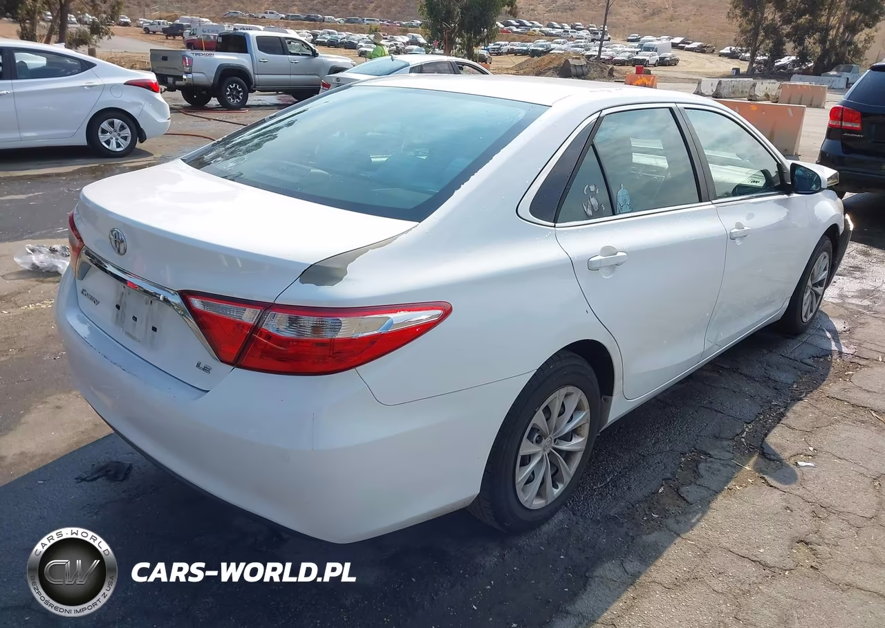 2015 Toyota Camry Le VIN:4T4BF1FK9FR508251 - 4