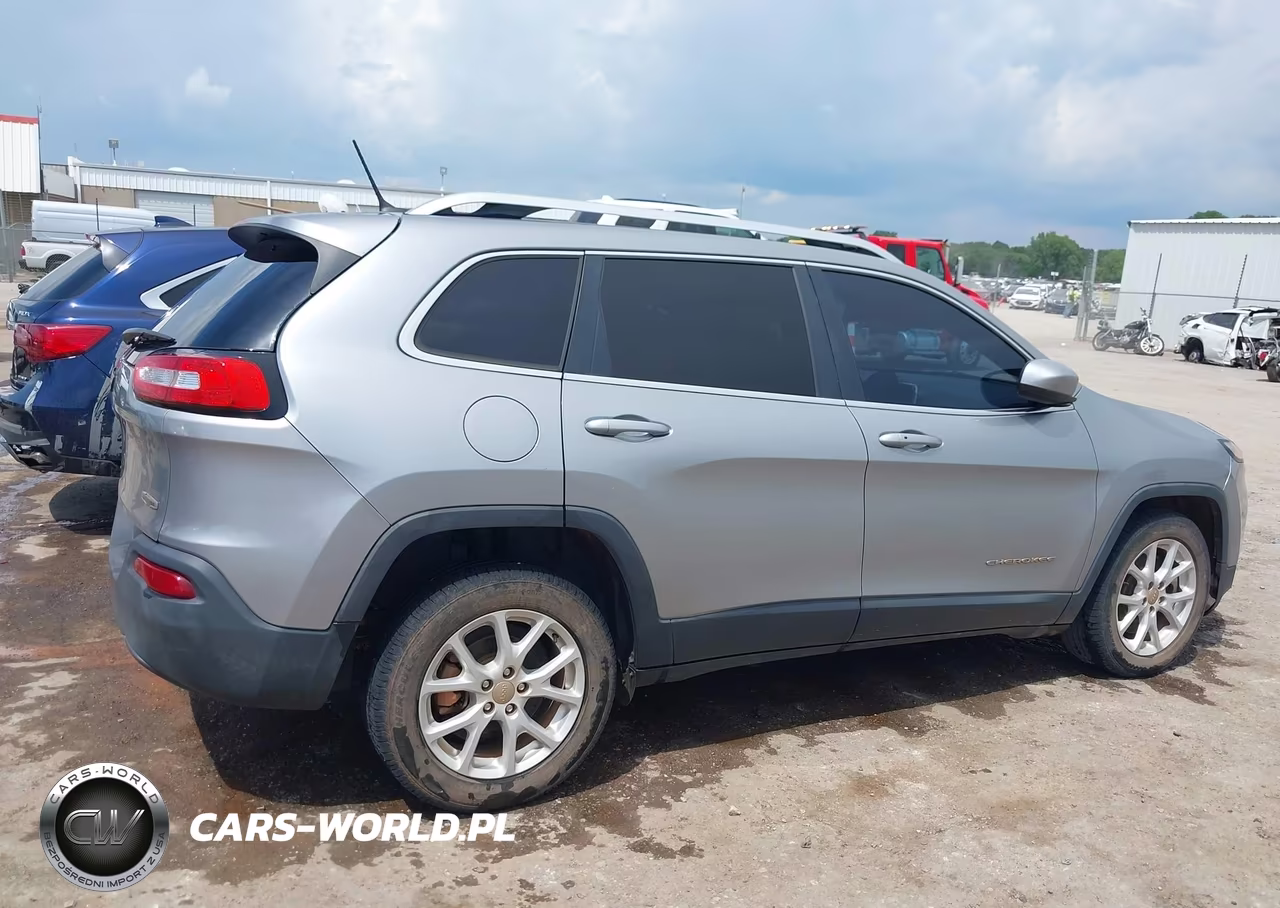 2015 Jeep Cherokee Latitude VIN:1C4PJLCB4FW721731 - 13