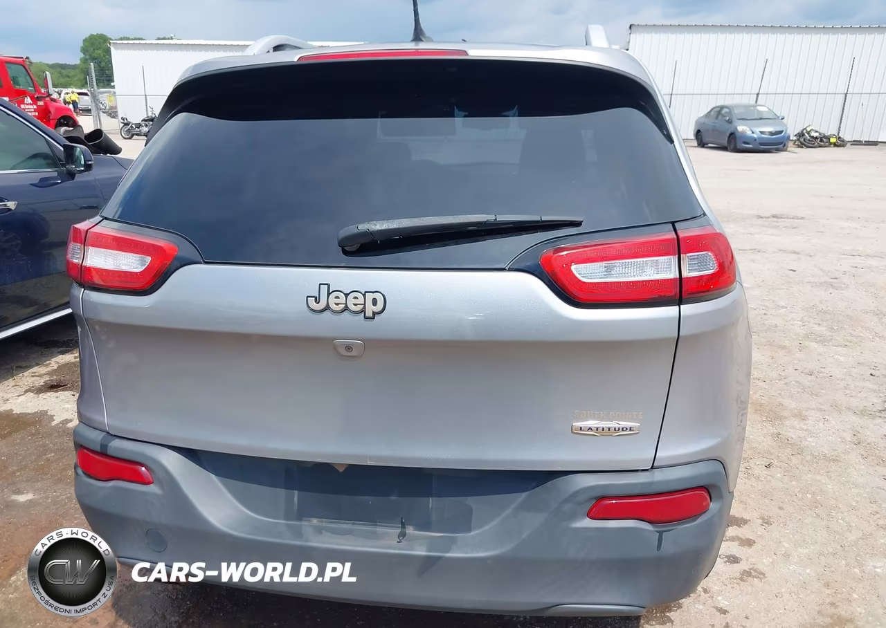 2015 Jeep Cherokee Latitude VIN:1C4PJLCB4FW721731 - 16