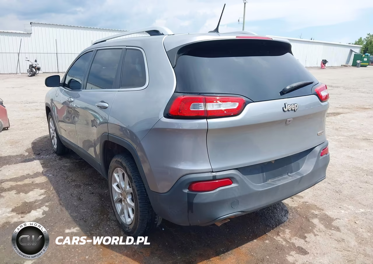 2015 Jeep Cherokee Latitude VIN:1C4PJLCB4FW721731 - 3