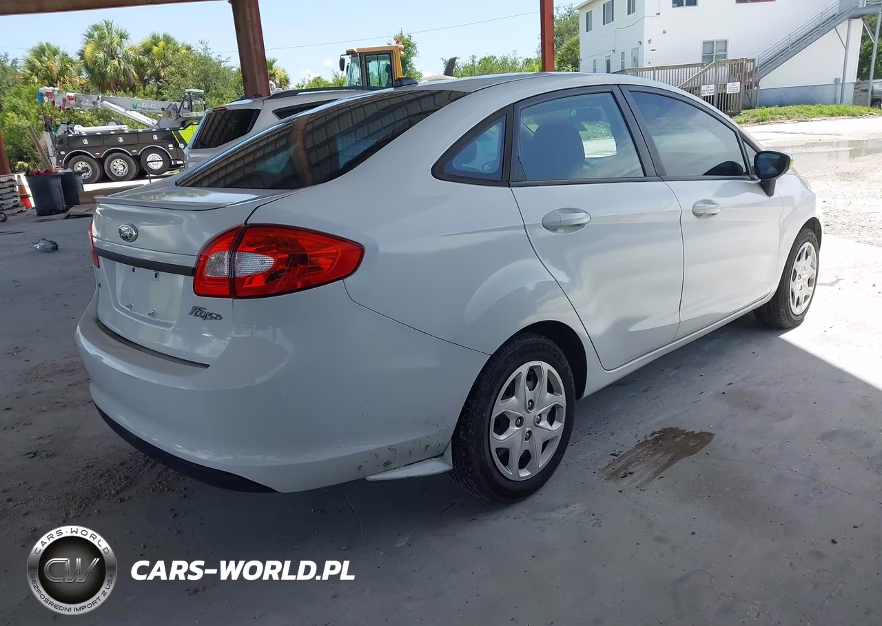 2013 Ford Fiesta Se VIN:3FADP4BJ8DM158041 - 4