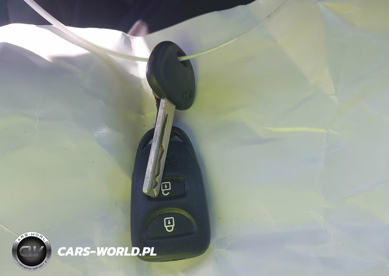 2017 Hyundai Accent Sport VIN:KMHCU5AEXHU355380 - 11