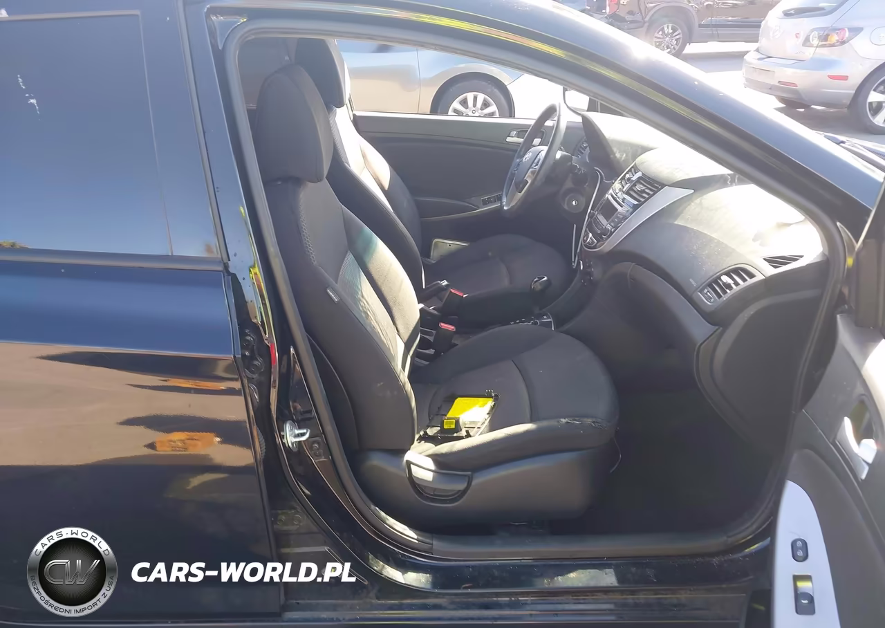 2017 Hyundai Accent Sport VIN:KMHCU5AEXHU355380 - 5