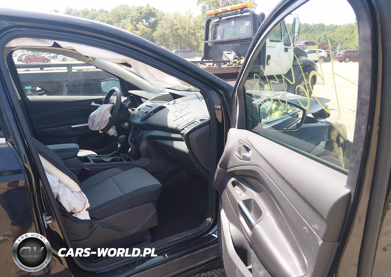 2017 Ford Escape Se VIN:1FMCU0GD5HUB14523 - 5