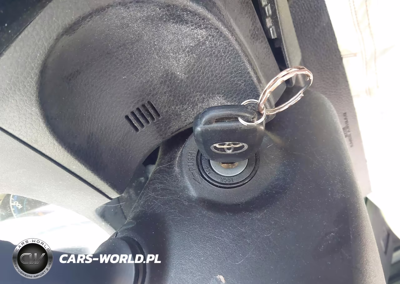 2018 Toyota Corolla Le VIN:2T1BURHE0JC061616 - 11