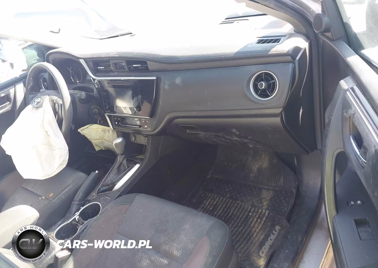 2018 Toyota Corolla Le VIN:2T1BURHE0JC061616 - 5