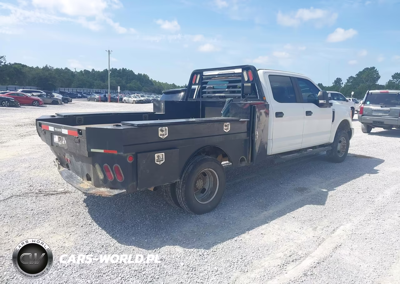 2017 Ford F-350 Chassis Xl VIN:1FD8W3H62HEC51446 - 4