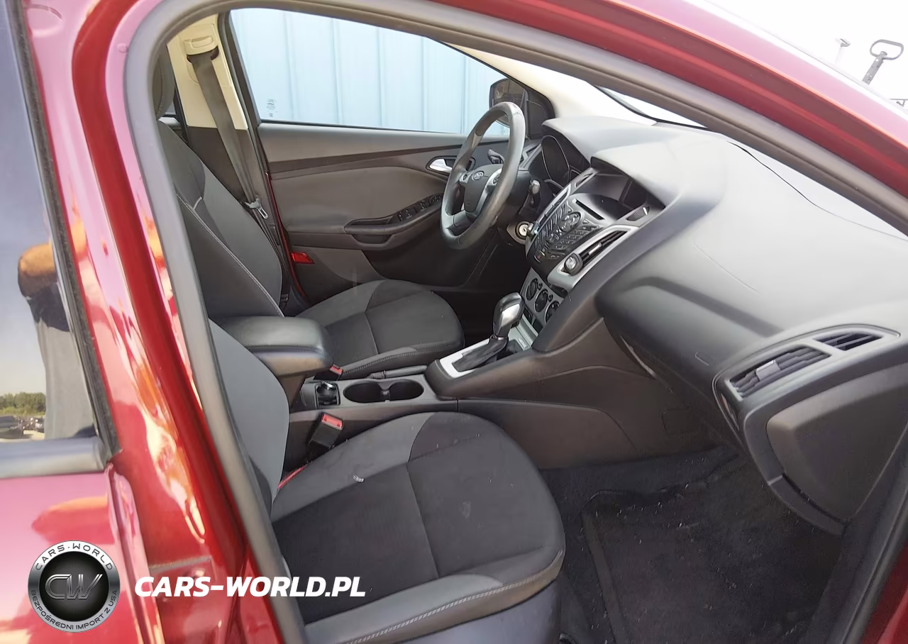 2014 Ford Focus Se VIN:1FADP3F28EL438641 - 5