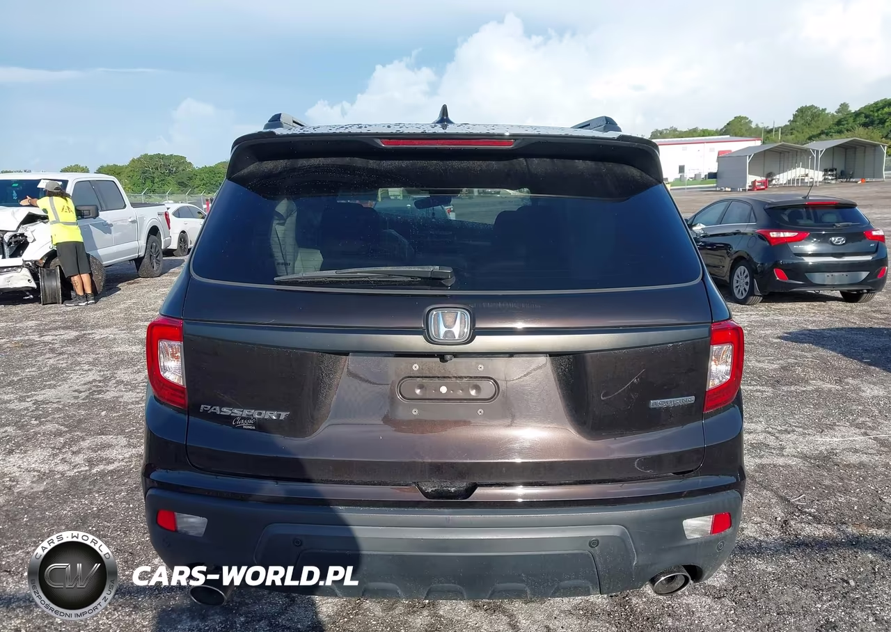 2019 Honda Passport Touring VIN:5FNYF7H97KB006962 - 15