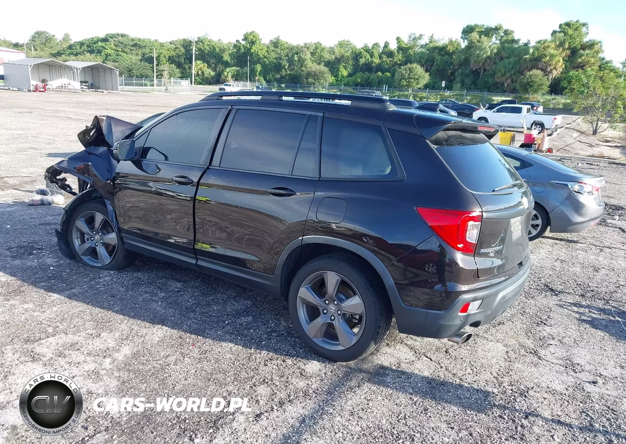 2019 Honda Passport Touring VIN:5FNYF7H97KB006962 - 3